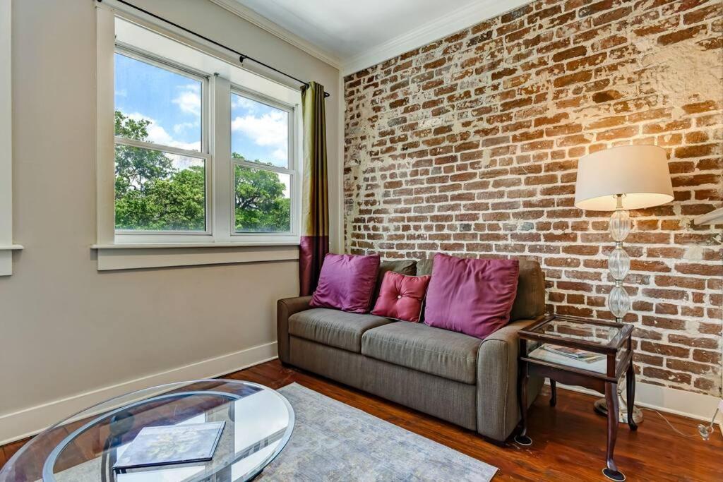 Loft Steps From City Hall And River Streets Савана Екстериор снимка